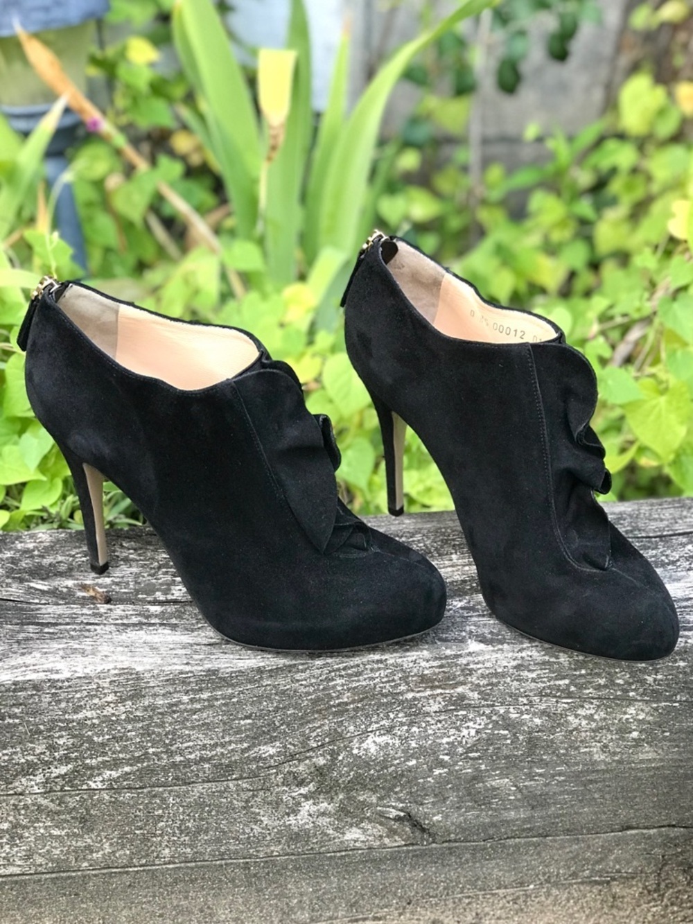 VALENTINO GARAVANI Suede Ruffle Ankle Booties Black Suede Heels SIZE 39 EU
